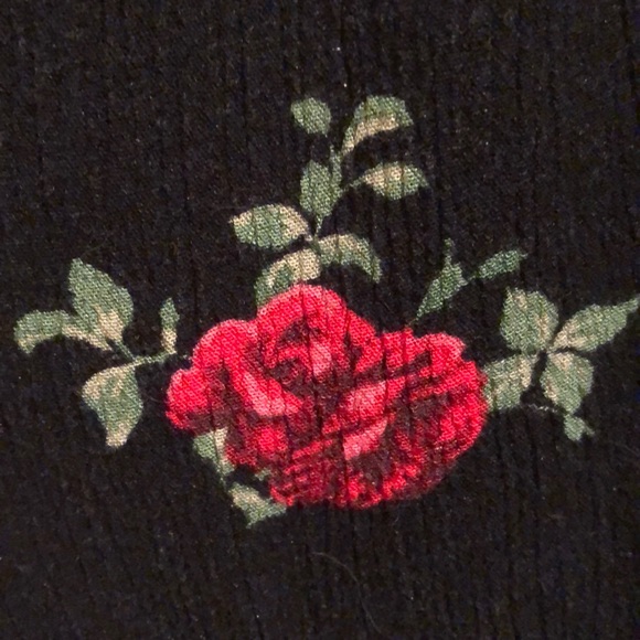 Rose patterned shorts - Picture 3 of 3